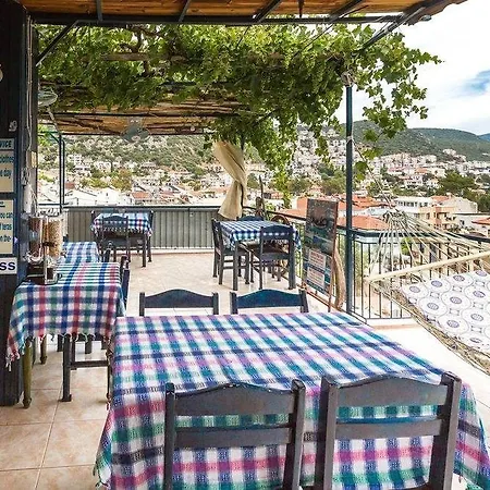 Casa de hóspedes Santosa 3*