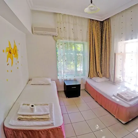 Guest house Santosa